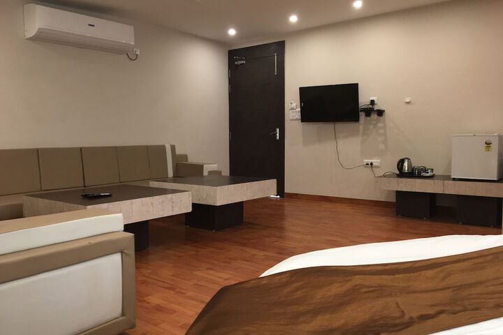 Room 7 of 51