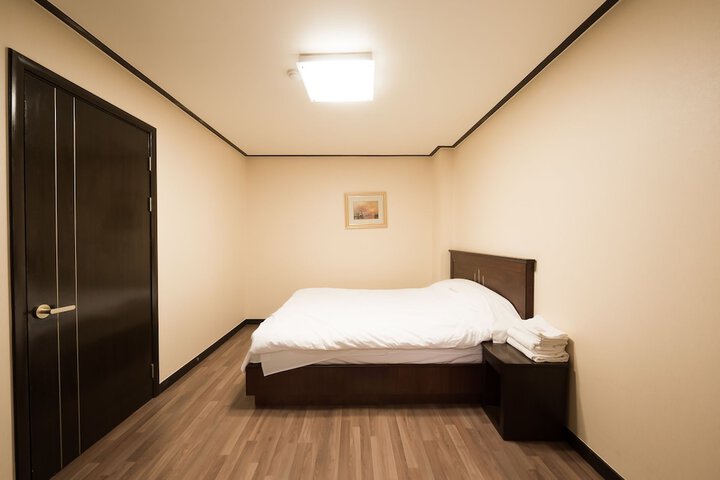 Room 19 of 40