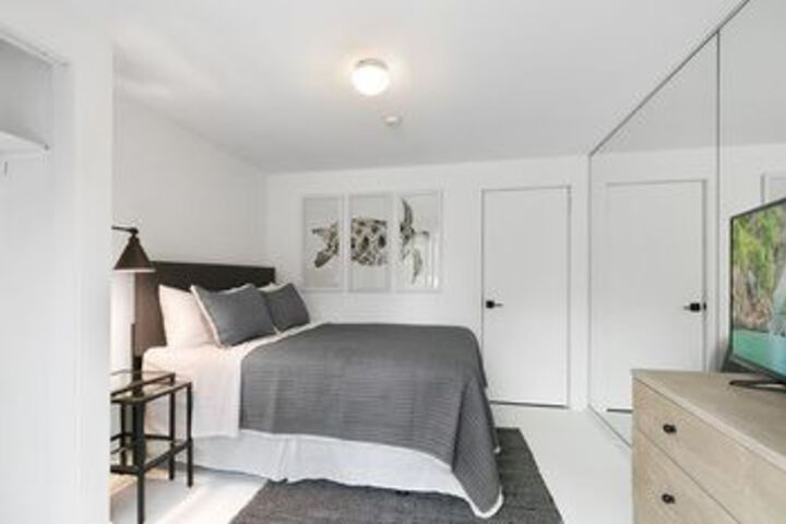 Room 4 of 22