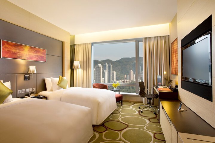 Room 10 of 65