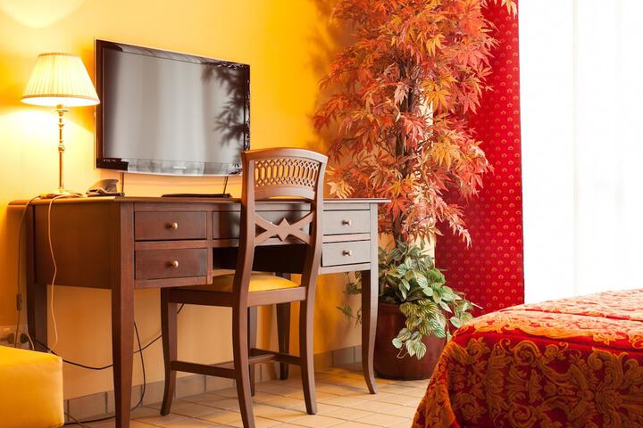 Room 17 of 65