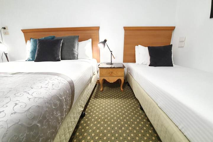 Room 10 of 24