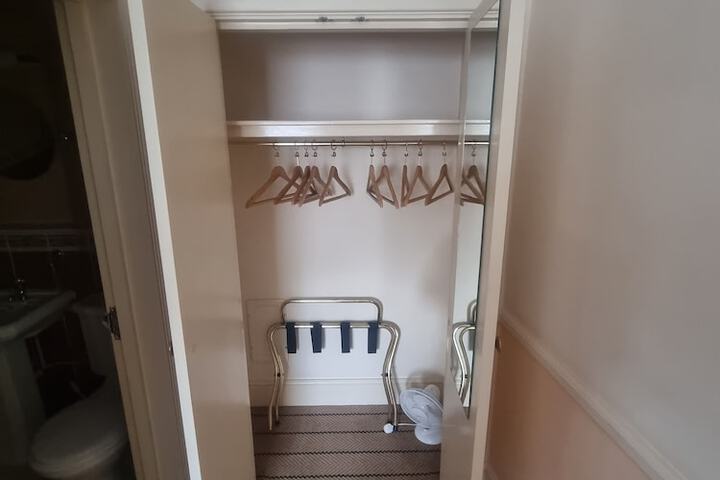 Room 12 of 33