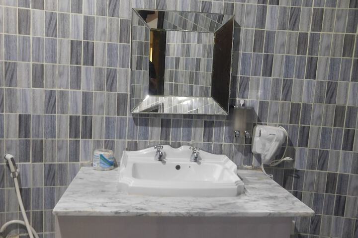 Room 14 of 35