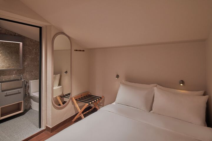 Room 7 of 15