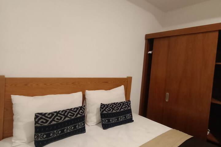 Room 10 of 30