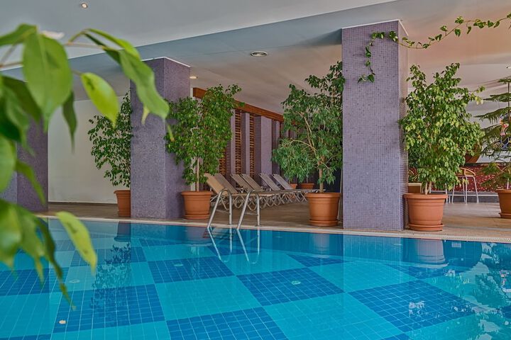 Pool 14 of 43