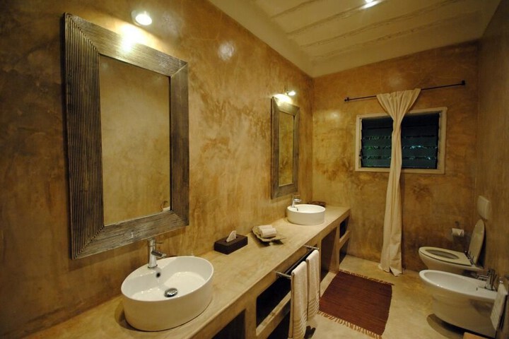 Room 14 of 30