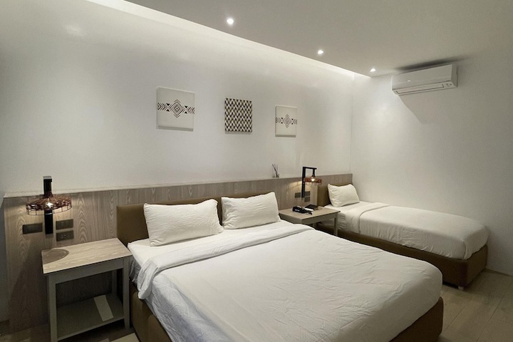 Room 30 of 72