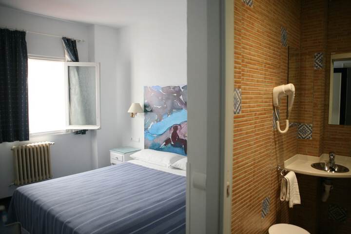 Room 3 of 48