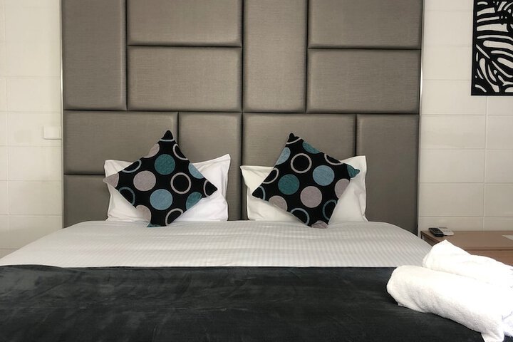 Room 4 of 19