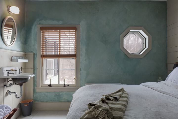 Room 8 of 21