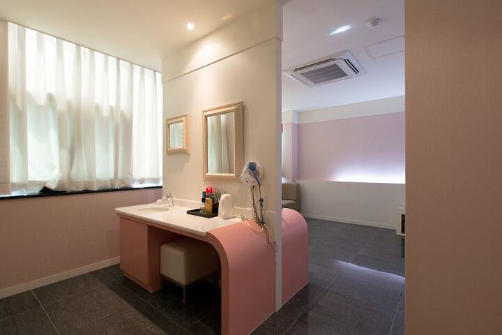Room 21 of 54
