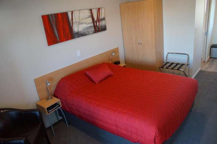Room 12 of 75