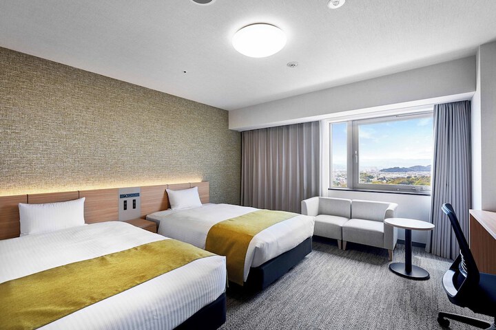 Room 4 of 49
