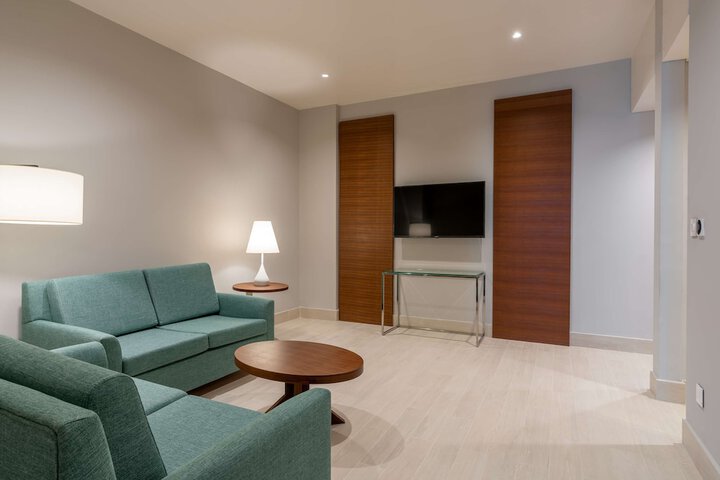 Room 37 of 108