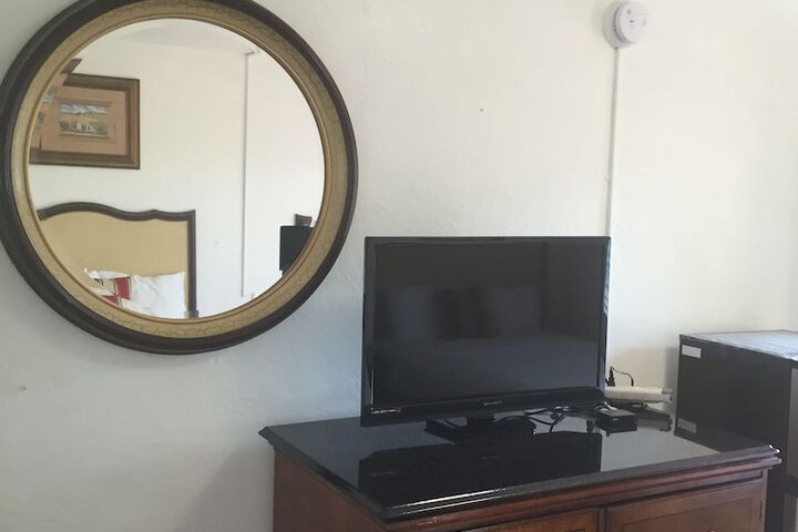 Room 5 of 24