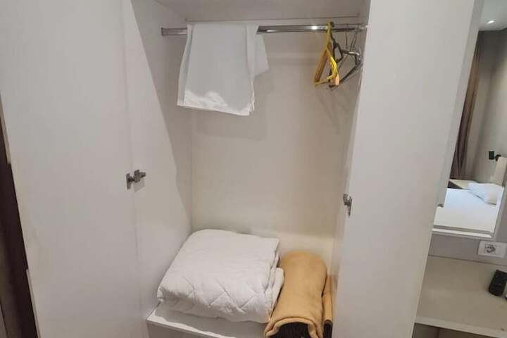 Room 16 of 30