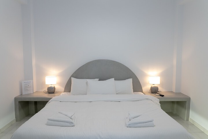 Room 3 of 37