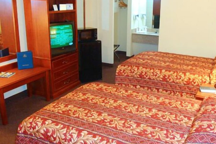 Room 8 of 14
