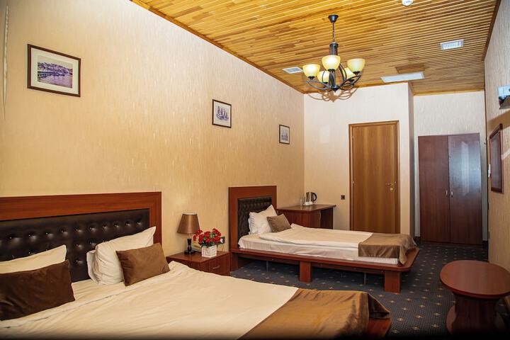 Room 7 of 42