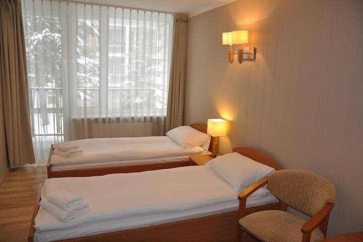 Room 6 of 46