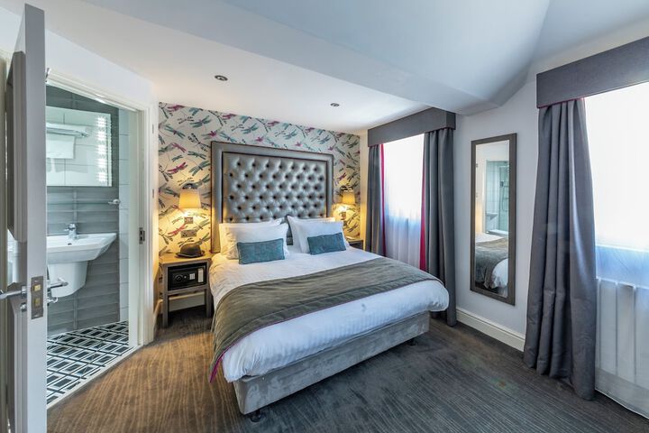 Room 16 of 37