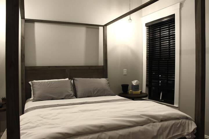 Room 12 of 83