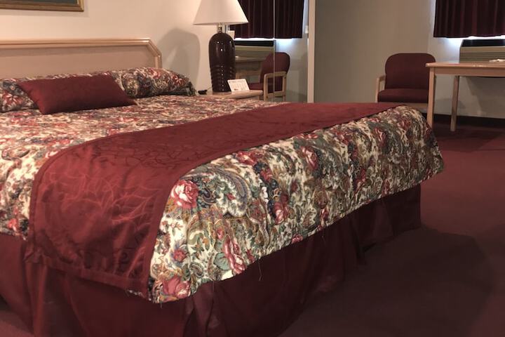 Room 5 of 10