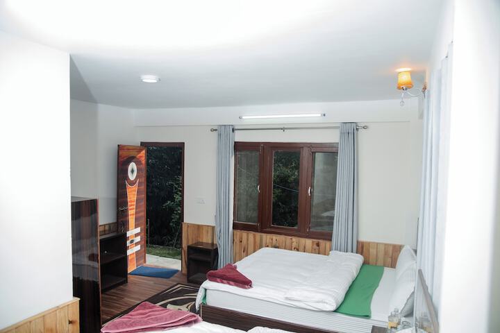 Room 10 of 47