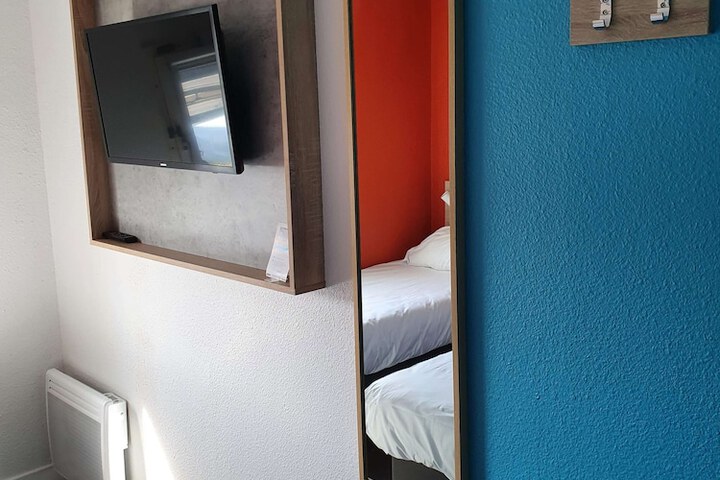 Room 14 of 63