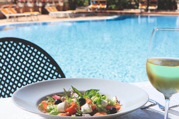 Hotel with Pool
