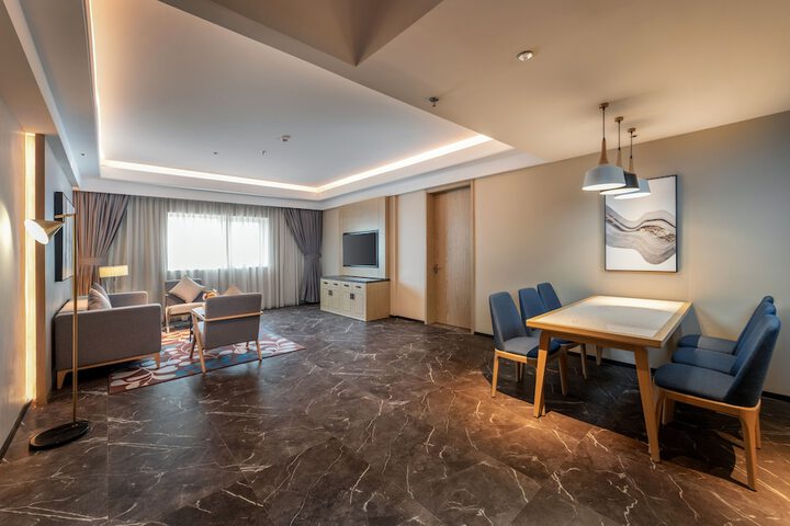 Room 12 of 17