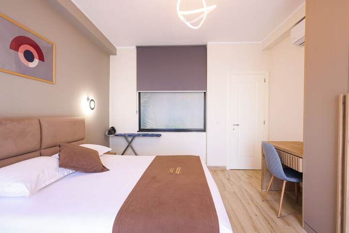 Room 15 of 162