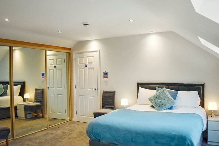 Room 40 of 61