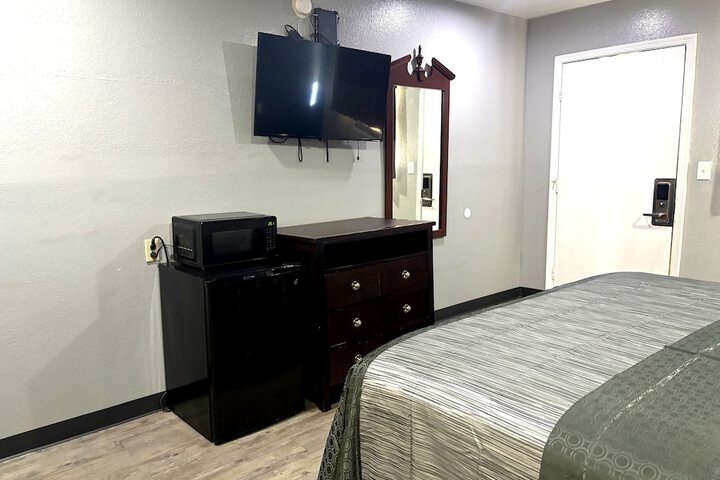 Room 19 of 32