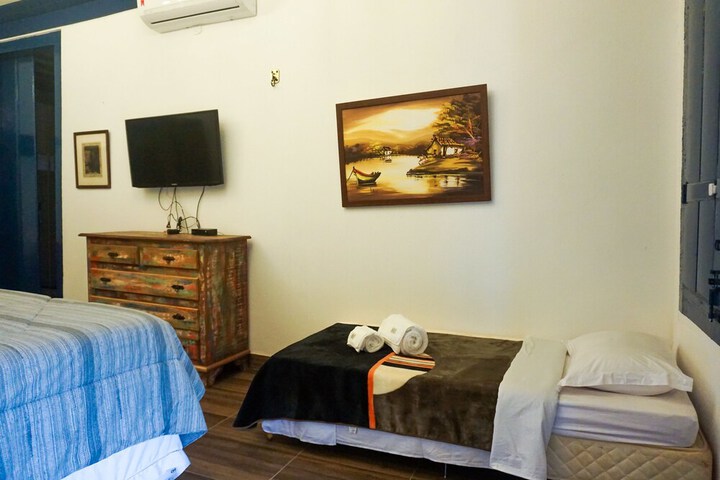 Room 2 of 81