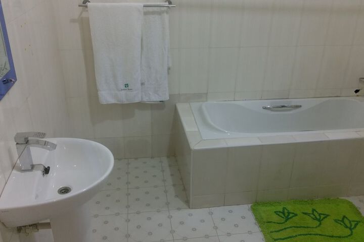 Room 5 of 13