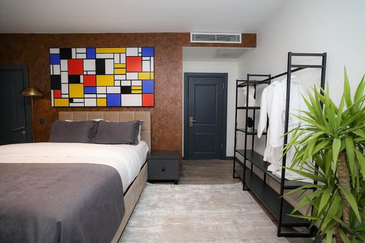 Room 48 of 67