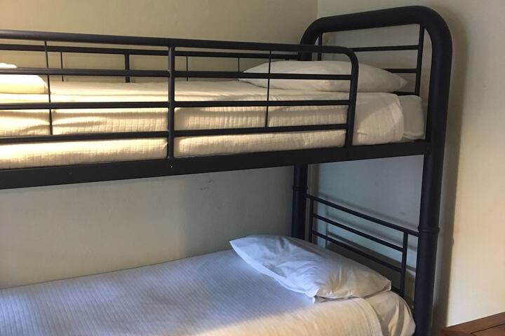 Room 4 of 62