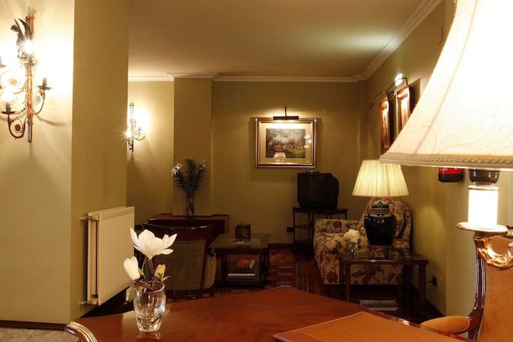 Entrance & Lobby