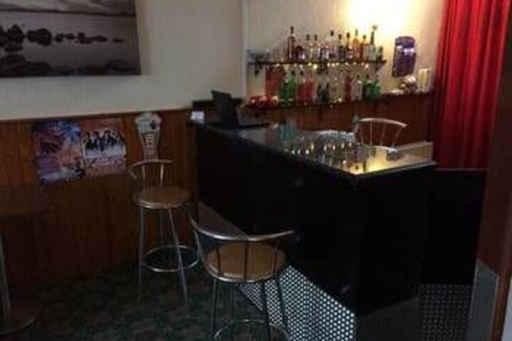 Lounge 128 of 149
