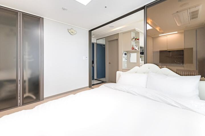 Room 342 of 640
