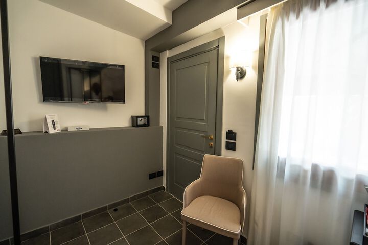 Room 46 of 209