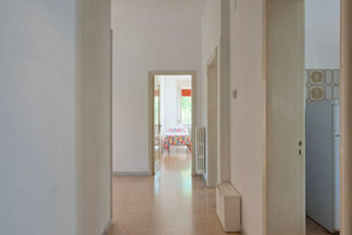 Room 8 of 35