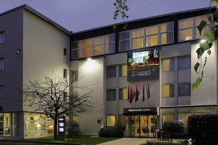Hotel 74 of 76