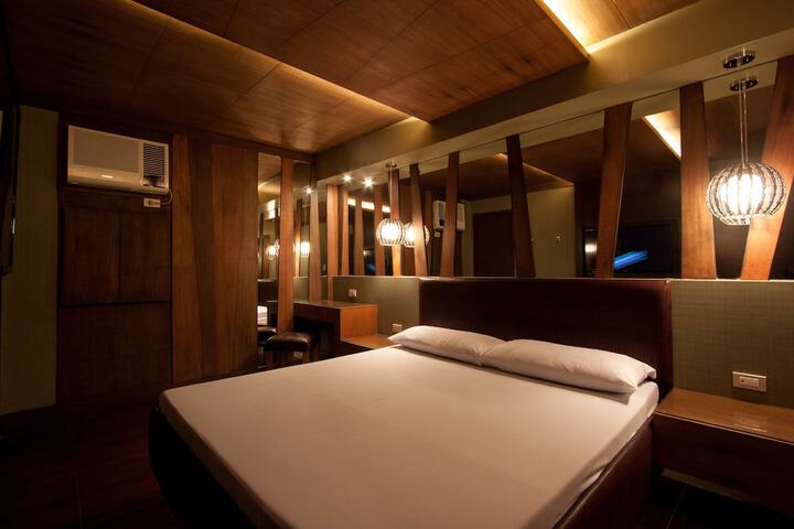 Room 7 of 24