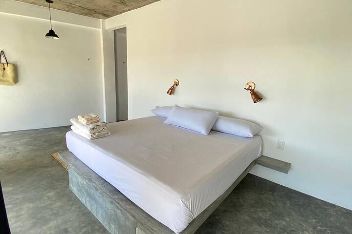 Room 6 of 125