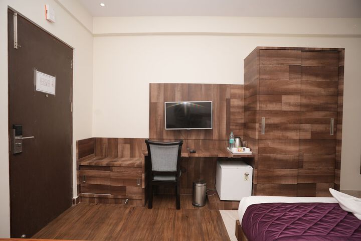 Room 18 of 31