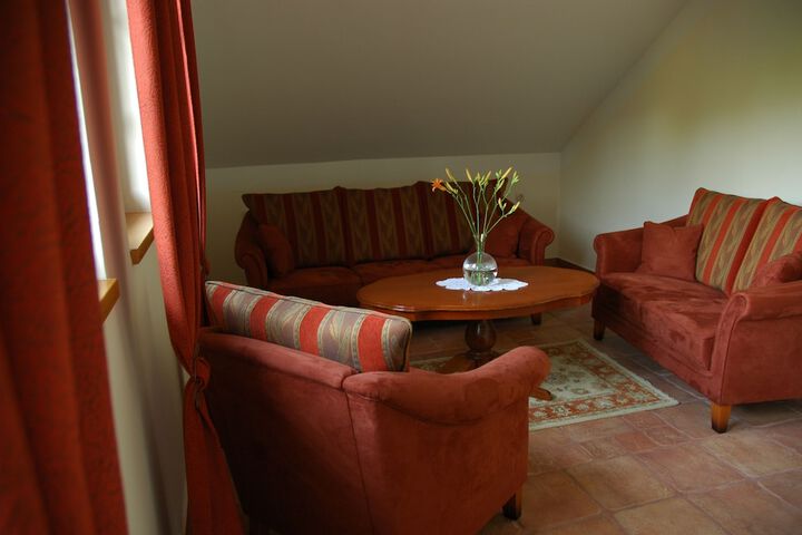 Room 6 of 27